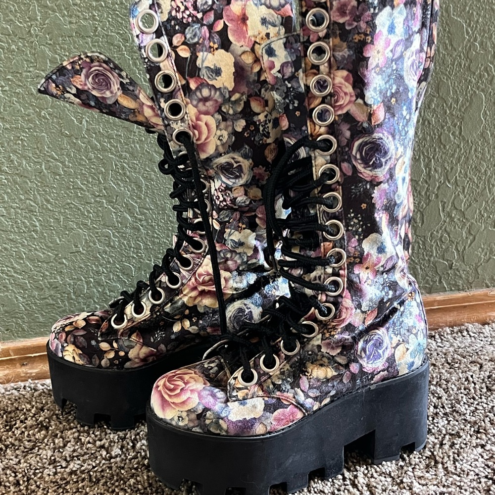 Black Lace Up Platform Boots with Elegant Floral Design